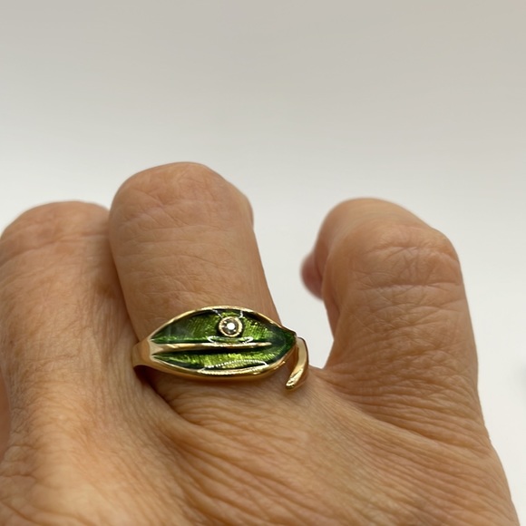 Avon Signed Vintage Leaf Glow Ring Size 7 1/4 - Picture 1 of 6